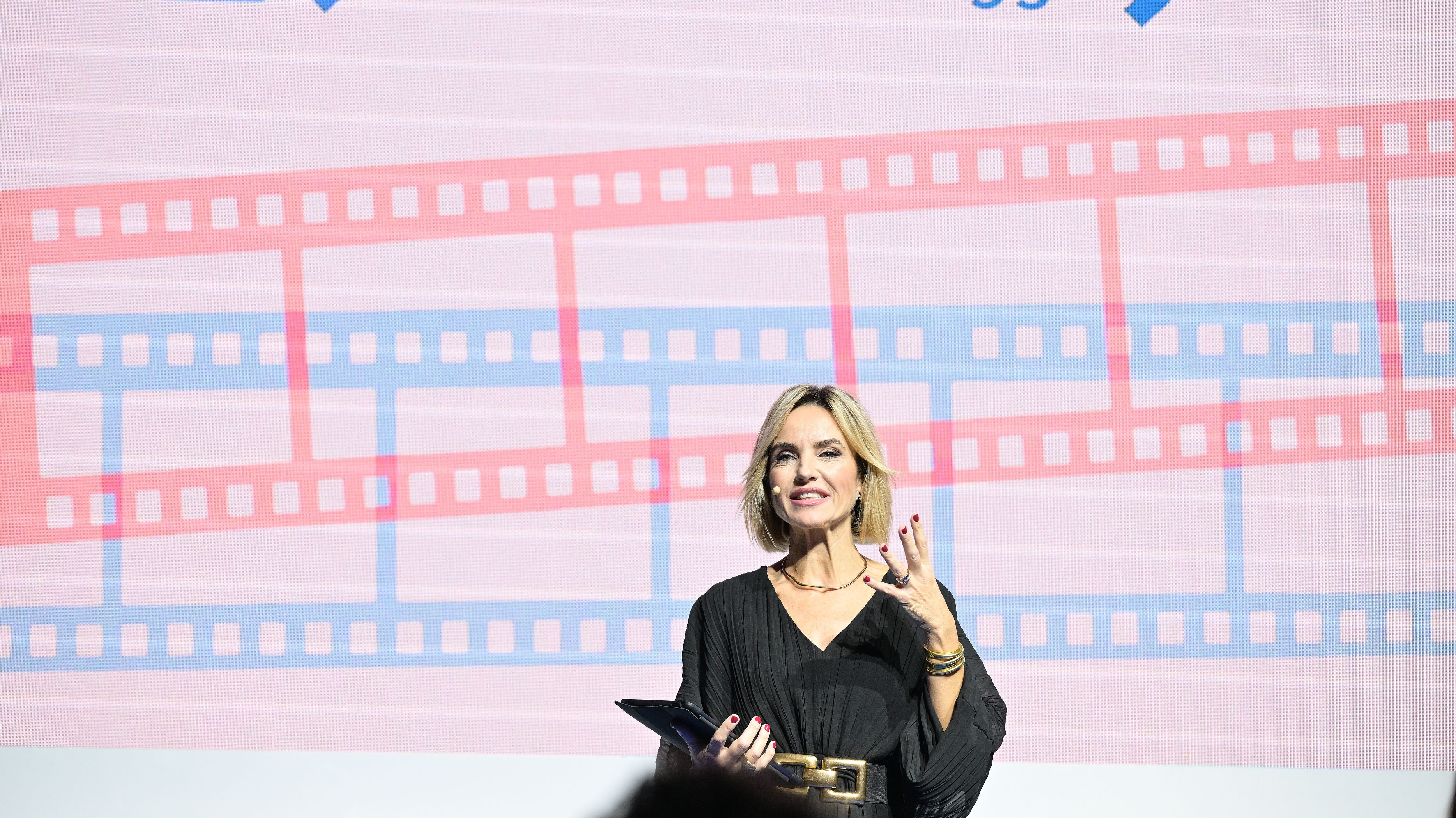 "Aggressioni e minacce alle giornaliste andate in onda". La denuncia del dg Rai dopo lo sciopero