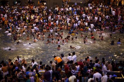 I colori della festa indiana del Kumbh Mela 7
