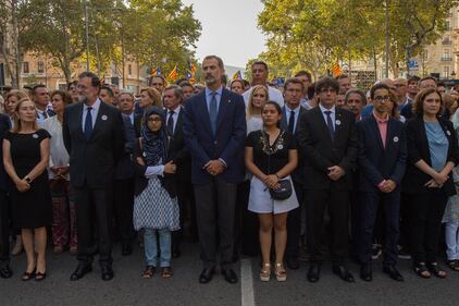 Barcellona in piazza per la pace dopo la strage sulla rambla 5