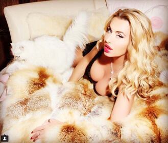 Valeria Marini esplosiva su Instagram 13