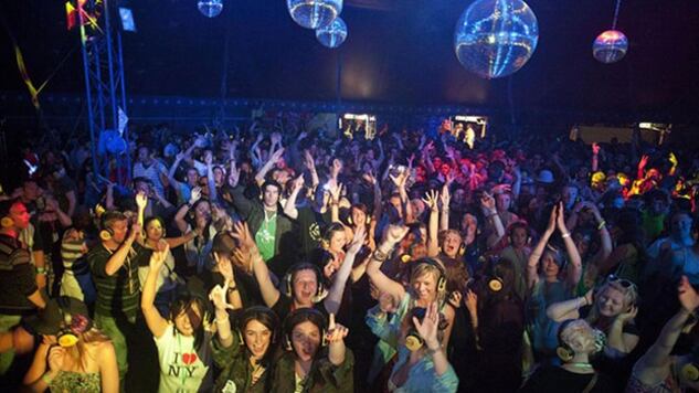 Il divieto in discoteca: "Se sei straniero non entri"