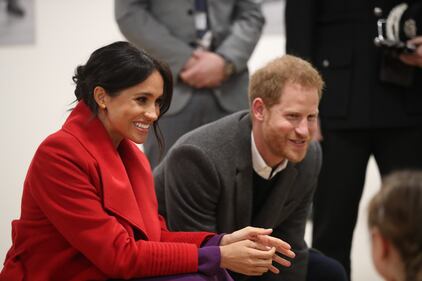 Meghan Markle in rosso per un poeta: foto 7