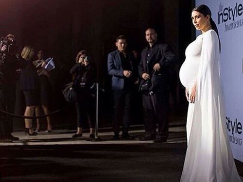 Kim Kardashian sempre più bella in gravidanza