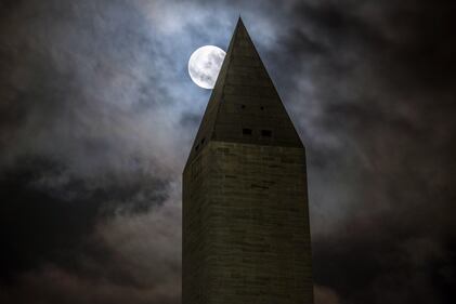 Una notte di luna rossa: ecco l'eclissi nel mondo 17