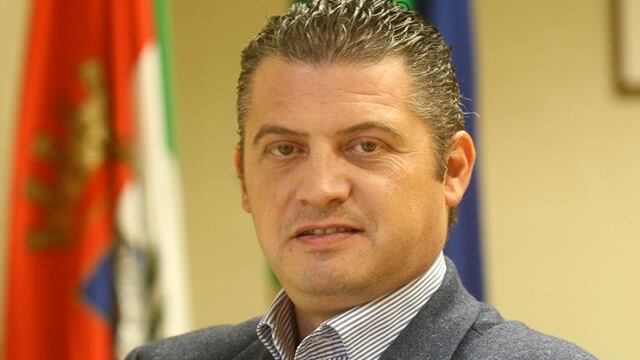 La caccia al fascista, la buona politica e i cattivi giornali