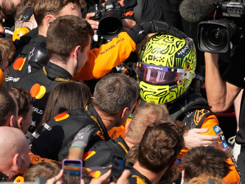 F1, Norris vince in Ungheria su Verstappen: Kimi terzo, Hamilton ancora penalizzato
