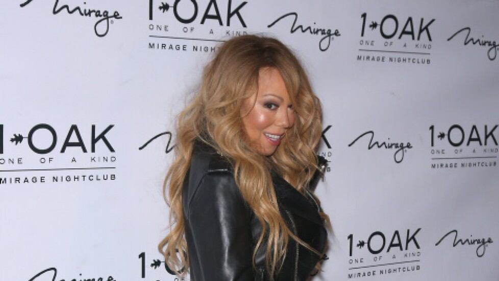 Mariah Carey mostra il lato b ai fotografi a Las Vegas