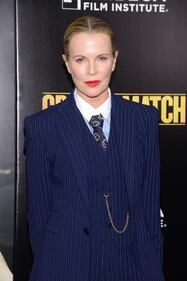 Kim Basinger: dopo lo strip tease più sexy torna sul set 5