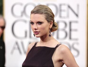 Selena Gomez supera Taylor Swift, è lei la più seguita su Instagram: foto 16