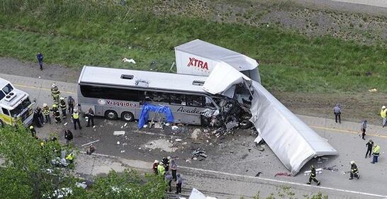 Usa, bus con turisti italiani si scontra con tir 1