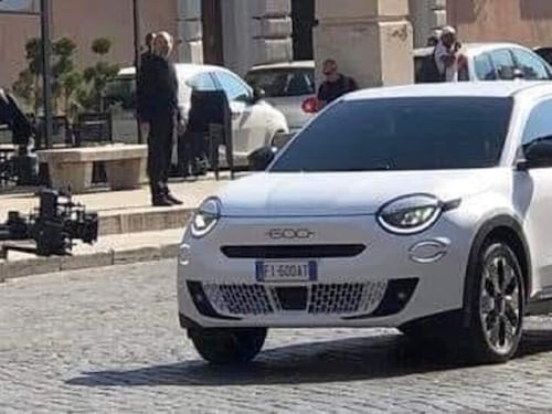 Nuova Fiat 600, il modello avvistato senza veli a Roma