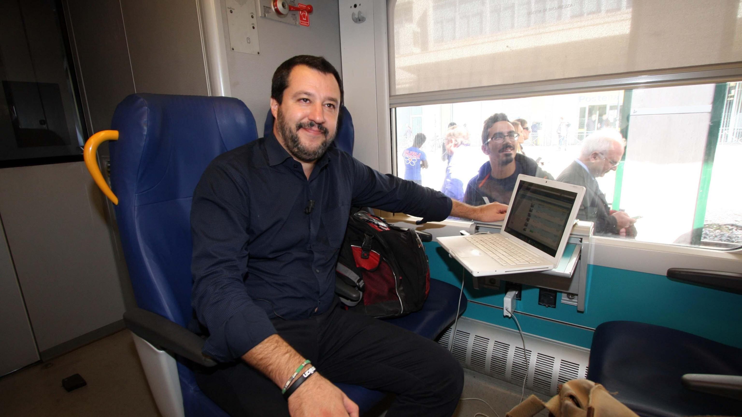 Treni, un altro giorno nero. Lega: "Sciacalli a sinistra"