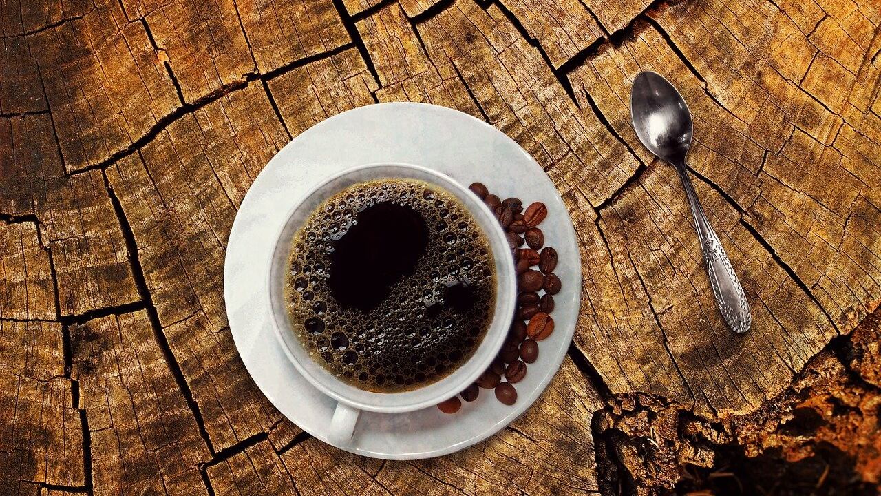 Alzheimer, bere caffè potrebbe ridurne il rischio