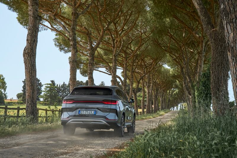 Le foto di BYD Seal U DM-i: il SUV plug-in che punta tutto su comfort ed efficienza 14