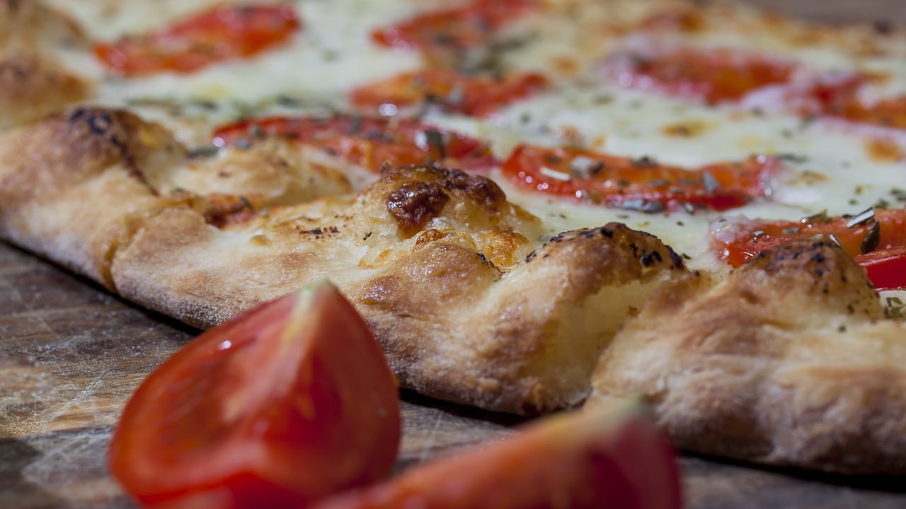 Ha una crisi epilettica al ristorante. Il titolare: "Doveva starsene a casa"