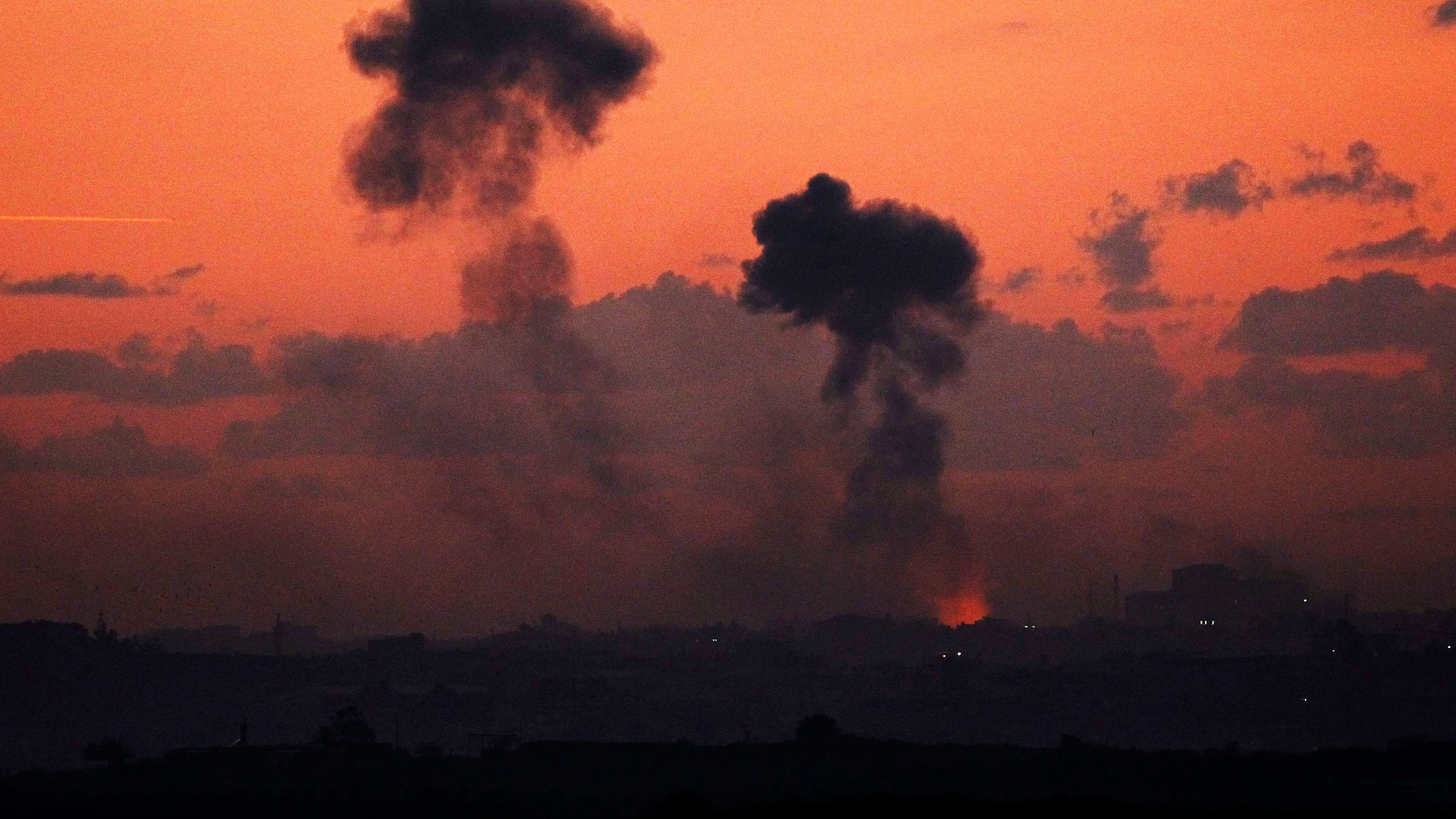 Israele attacca Gaza, minacce di guerra