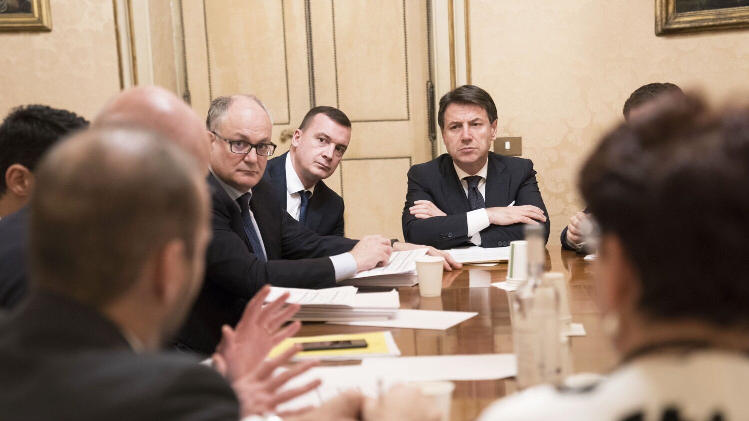 Al tavolo a Palazzo Chigi l'odiatore social M5s Ma i dem non protestano più contro Esposito