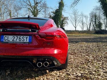 Jaguar F-Type 75 P450, le foto di un gioiello in via di estinzione 12