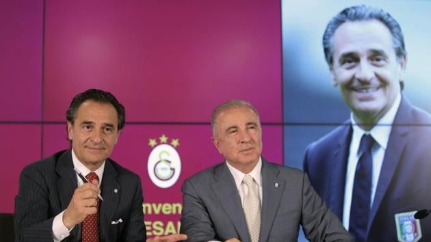 Prandelli firma per il Gala e attacca Balo e Rossi