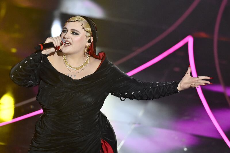 Sanremo 2024: ecco il look della seconda serata del Festival di BigMama 11