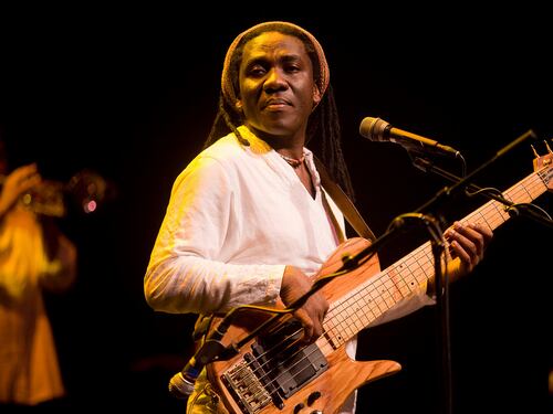Richard Bona in scena al Blue Note. È in arrivo anche il mitico Barron