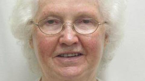 Sembra una normalissima anziana signora, in realtà è una serial killer