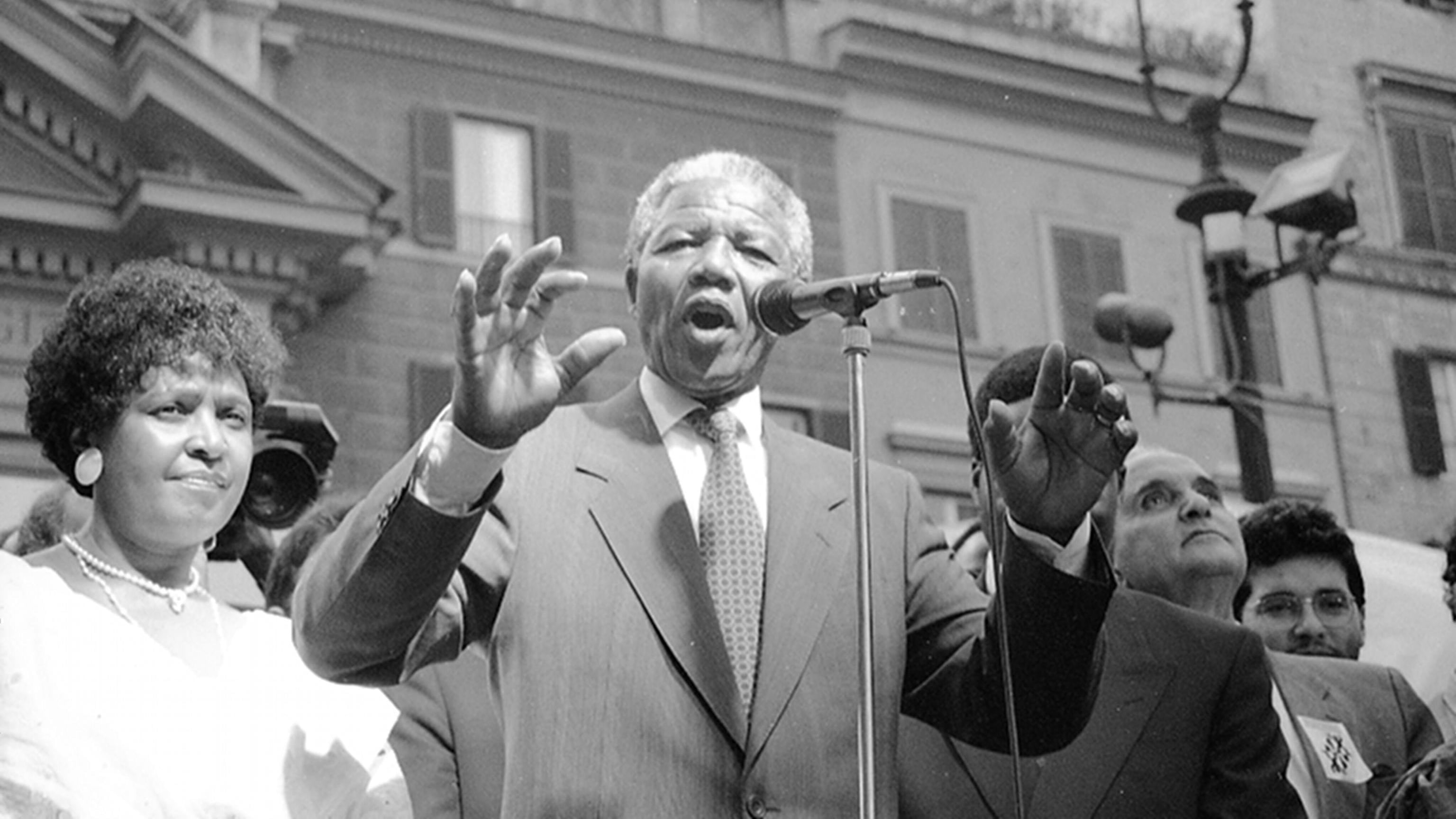 Corruzione e povertà. Ora il Sudafrica rischia una guerra tra clan