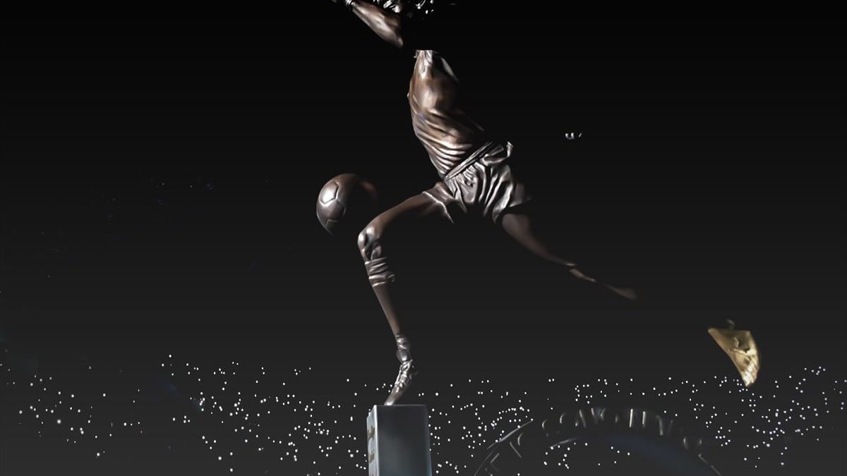 La notte di Maradona: 40mila tifosi in visibilio per la statua del "pibe de oro"