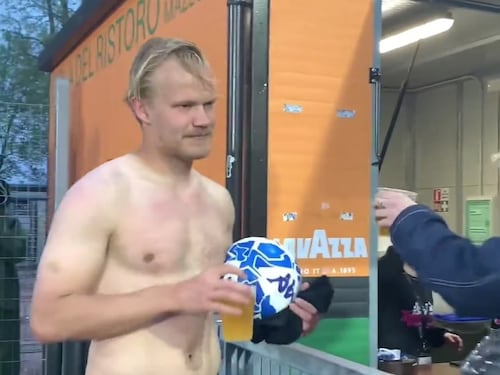 "Segna 4 gol poi la birra in campo". Chi è Pohjanpalo, l'attaccante rivelazione della Serie B