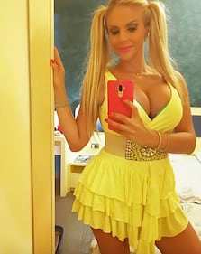 Francesca Cipriani hot in rosso 26