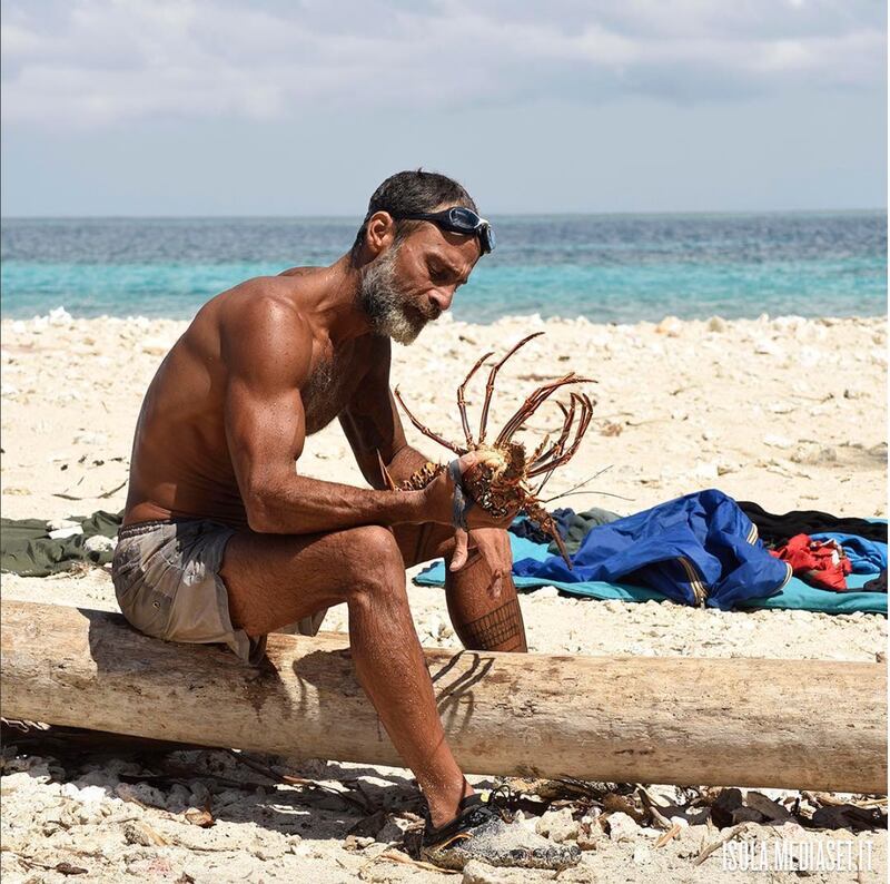 Isola 2017, prove hot in costume da bagno 22