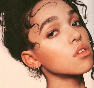Met Gala, FKA twigs e il vestito col pene 16