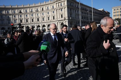 ddio a Valentino: Roma si ferma per l’ultimo saluto al re della moda, tra vip e istituzioni 6