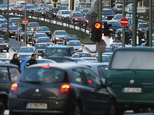 Traffico in tilt sulla A1: la voragine crea un maxi tamponamento