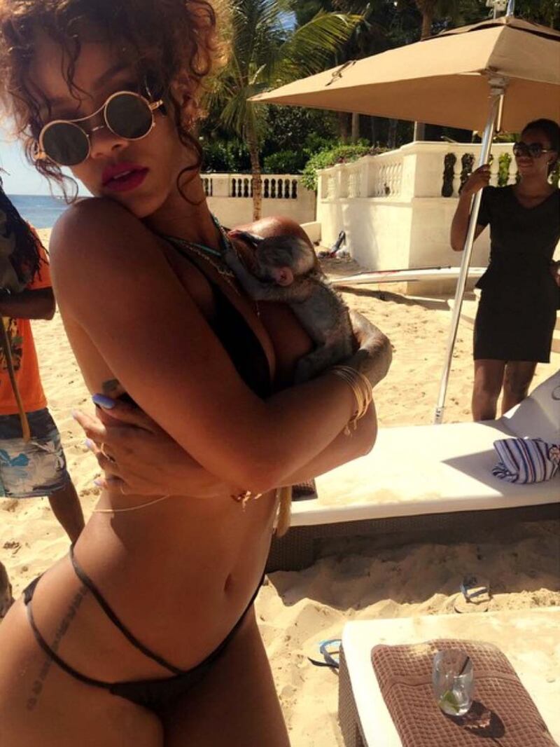 Rihanna nuda per un video, foto 20