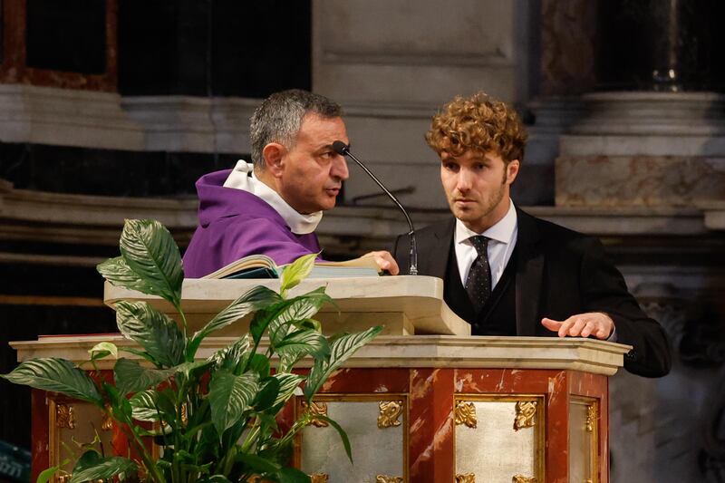 Applausi, lacrime e messagi d'affetto: i funerali di Eleonora Giorgi a Roma 2