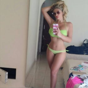 Francesca Cipriani paparazzata da Chi: estate bollente 17