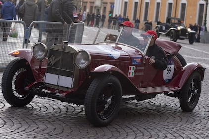 La mille miglia passa da Ferrara 5