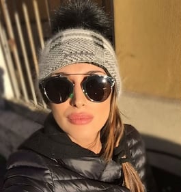 Cristina Buccino hot sulla neve 3