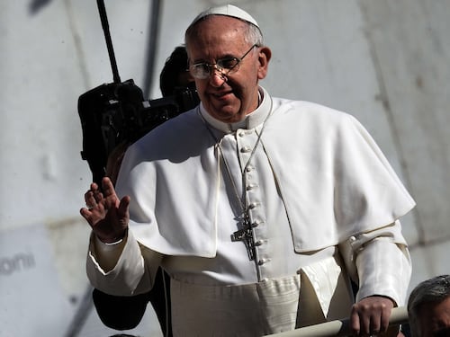 Papa Francesco: "Incontrai Videla per far liberare due preti"