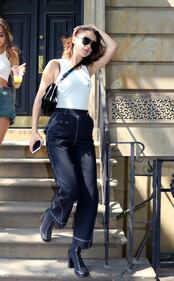 Bella Hadid sexy: la maglia mostra tutto 19