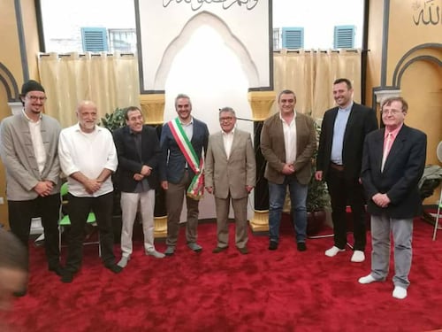 Il sindaco grillino ora fa marcia indietro sul convegno islamico