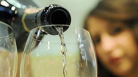 Il vino resiste alla crisi e continua a dare lavoro