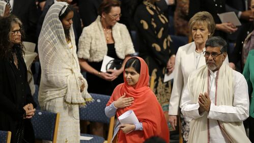 Malala e Kailash Satyarthi ritirano il Nobel per la pace 2