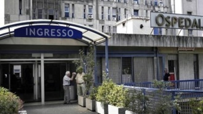 Il pronto soccorso è chiuso e una donna muore all’ingresso dell’ospedale: indaga la procura