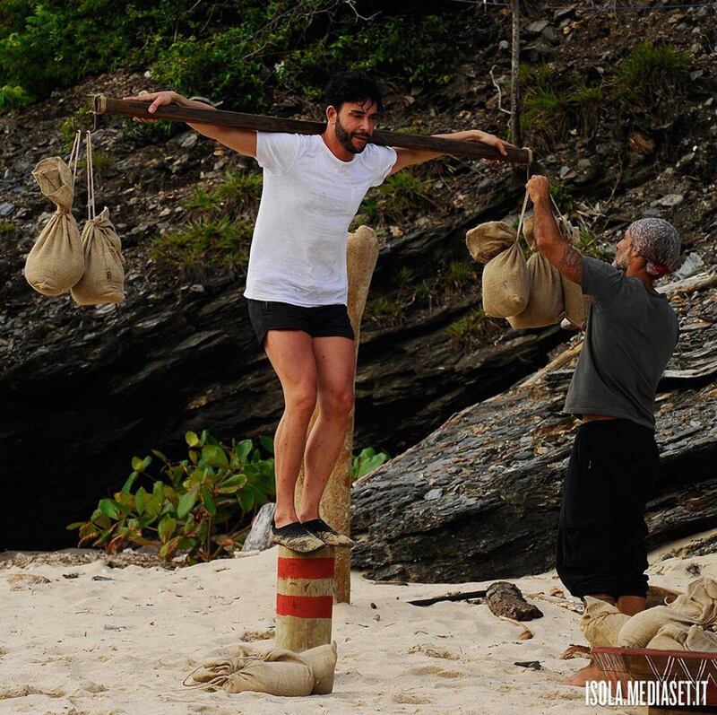 Isola dei Famosi 2017: tra fame e bikini mozzafiato 30