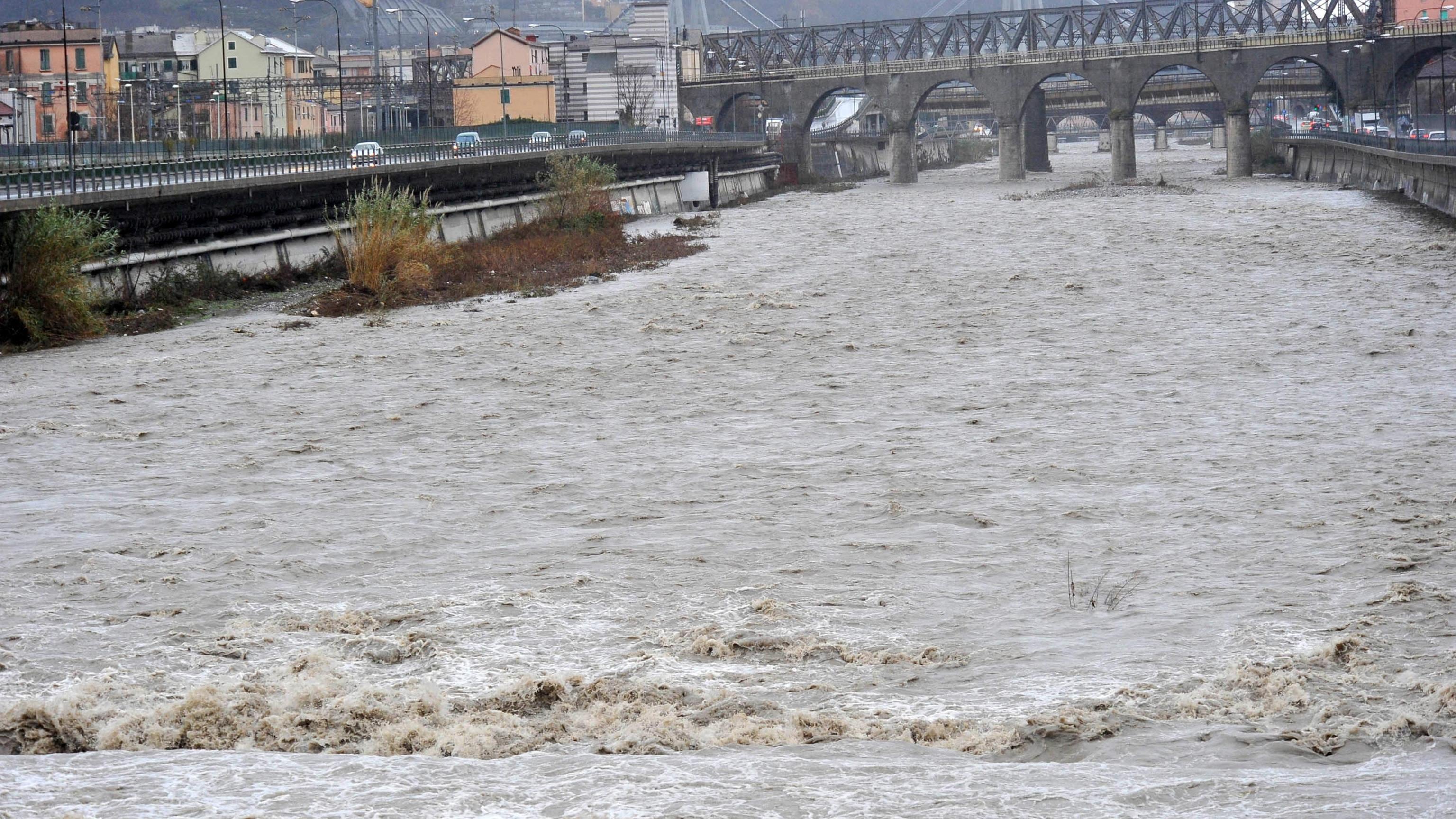 Il Nord ritorna ad affogare: frane e un disperso in Liguria
