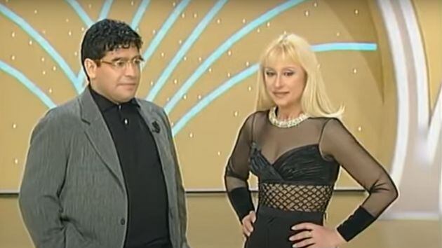 "Una notte in carcere solo per vedere un mio concerto". Così Raffaella Carrà ricorda Maradona