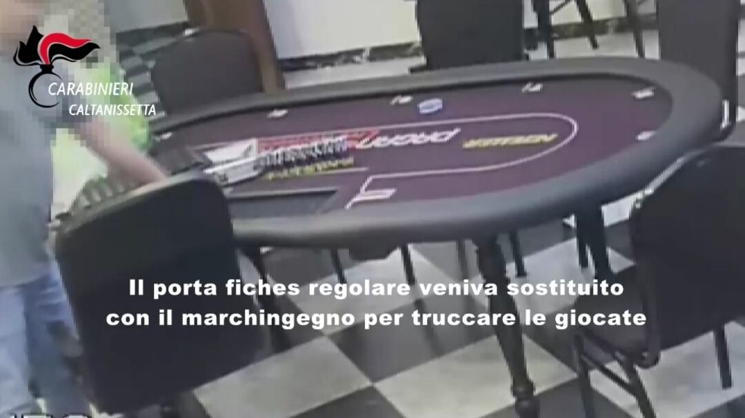 Organizzavano bische clandestine per truffare i giocatori d'azzardo, arresti a Caltanissetta