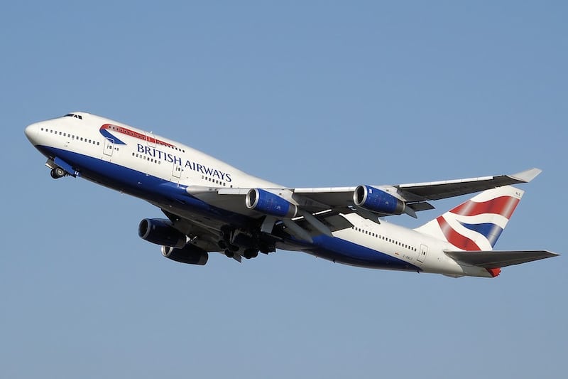 Paura nei cieli di Londra, sfiorato l’incidente aereo più grave degli ultimi anni: cosa è successo